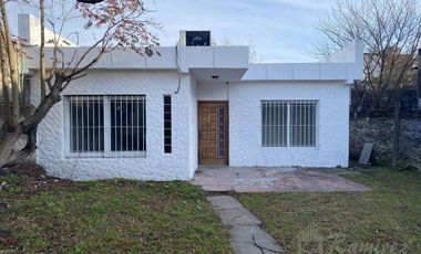 Casa 4 Ambientes y Local En Venta - San Antonio De Padua, Merlo