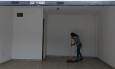Venta de 4 Locales en Plaza San Luis, Fraccionamiento San Miguel