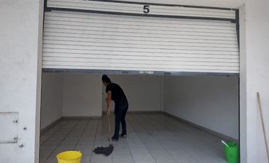 Venta de 4 Locales en Plaza San Luis, Fraccionamiento San Miguel