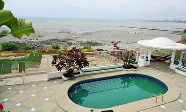 Venta de Casa en Salinas, frente al mar, Sector Las Conchas