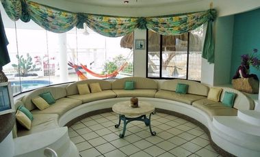 Venta de Casa en Salinas, frente al mar, Sector Las Conchas