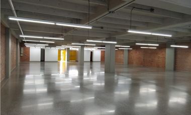 Arriendo local en el Centro Empresarial Olaya Herrera, Medellín 