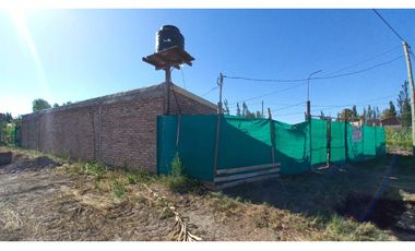 VENDO LOTE CON CASA EN FRAY LUIS BELTRAN MAIPU