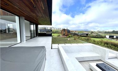 Impresionante casa para estrenar en el Alto de Palmas.