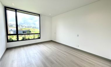 Impresionante casa para estrenar en el Alto de Palmas.