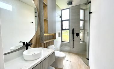 Impresionante casa para estrenar en el Alto de Palmas.