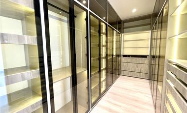 Impresionante casa para estrenar en el Alto de Palmas.