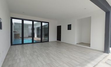 Casa en venta con alberca y esquina Fracc. Residencial las Palmas, Medellín, Ver