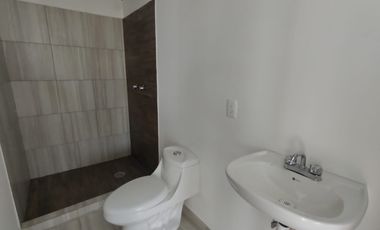 Casa en venta con alberca y esquina Fracc. Residencial las Palmas, Medellín, Ver
