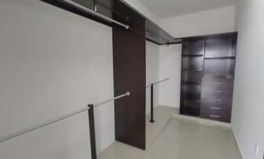 Casa en venta con alberca y esquina Fracc. Residencial las Palmas, Medellín, Ver
