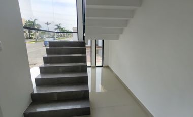 Casa en venta con alberca y esquina Fracc. Residencial las Palmas, Medellín, Ver