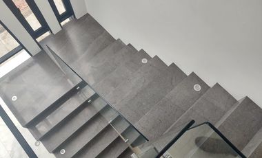 Casa en venta con alberca y esquina Fracc. Residencial las Palmas, Medellín, Ver