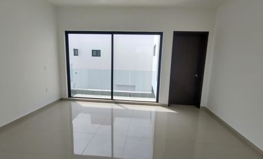 Casa en venta con alberca y esquina Fracc. Residencial las Palmas, Medellín, Ver