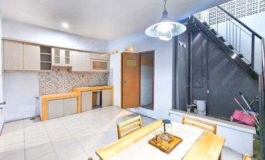 Rumah Strategis 8 Mnt ke Mall Paradise Walk Serpong Siap Huni J-30790