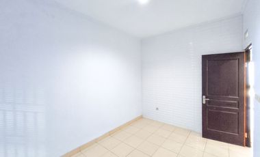 Rumah Strategis 8 Mnt ke Mall Paradise Walk Serpong Siap Huni J-30790