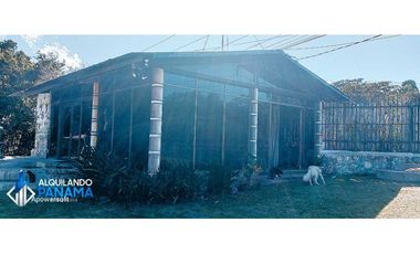 Se alquila linda cabaña en Palmira, Boquete, santuario de vida animal