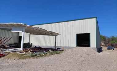 bodega industrial con fácil acceso piedras negras