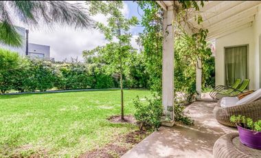 Casa en Venta en Barrio Privado Rumenco