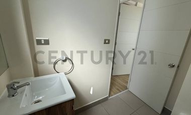 Se arrienda acojedora casa en Costa Laguna