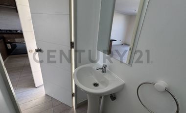 Se arrienda acojedora casa en Costa Laguna