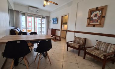 Alquiler Temp · Departamento · Dos ambientes · Vista a la plaza - Av. Colón 2134