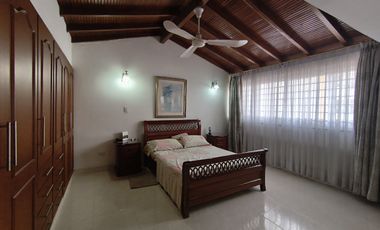 casa en venta en la riviera. Cod V31248