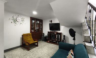 casa en venta en la riviera. Cod V31248