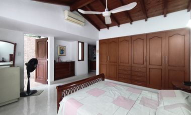 casa en venta en la riviera. Cod V31248