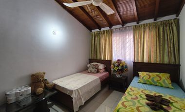 casa en venta en la riviera. Cod V31248