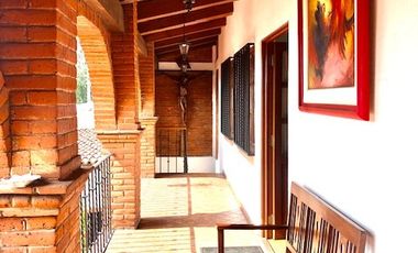 CASA EN VENTA CON USO DE SUELO COMERCIAL Y HABITACIONAL, MAGDALENA CONTRERAS