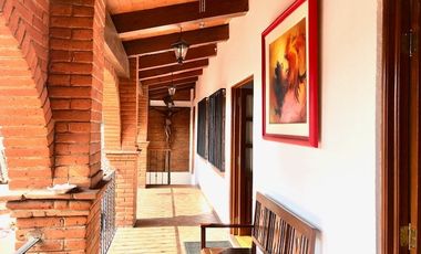 CASA EN VENTA CON USO DE SUELO COMERCIAL Y HABITACIONAL, MAGDALENA CONTRERAS