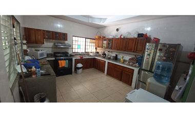 VENTA DE CASA EN PENONOME CON 1,400 MT2 - SOBRE LA VIA INTERAMERICANA