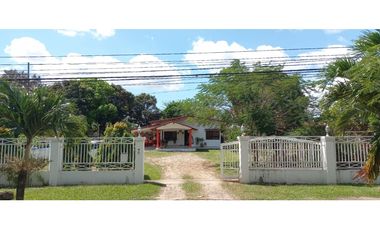 VENTA DE CASA EN PENONOME CON 1,400 MT2 - SOBRE LA VIA INTERAMERICANA