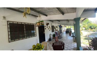VENTA DE CASA EN PENONOME CON 1,400 MT2 - SOBRE LA VIA INTERAMERICANA