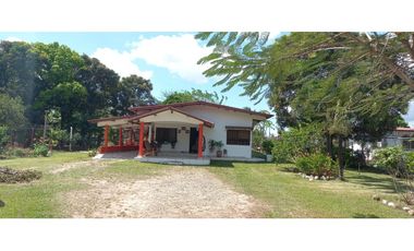VENTA DE CASA EN PENONOME CON 1,400 MT2 - SOBRE LA VIA INTERAMERICANA