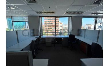 SE ARRIENDA OFICINA EXCELENTE SECTOR VITACURA
