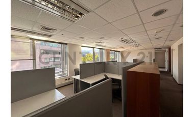SE ARRIENDA OFICINA EXCELENTE SECTOR VITACURA