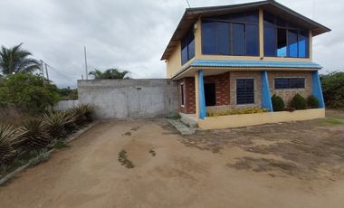 Puerto Cayo - Beach House: Se Vende Casa en Zona Rural y Cerca del Mar en Puerto Cayo