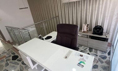 casa en venta en av. libertadores. Cod V3319