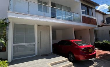 casa en venta en av. libertadores. Cod V3319