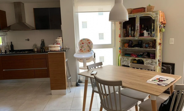 Departamento en Venta de Categoria de 4 Ambientes + Dependencia de Servicio en Zona Guemes.