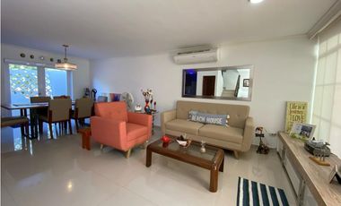En venta casa familiar en Rodadero, Santa Marta, Colombia.