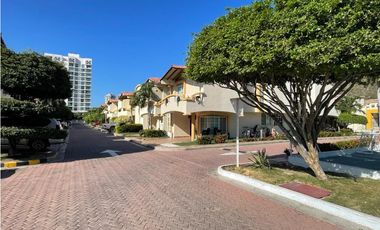 En venta casa familiar en Rodadero, Santa Marta, Colombia.