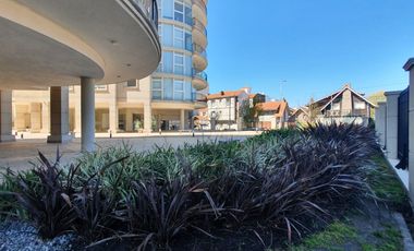 Venta - Departamento dos ambientes con terraza propia - Los Troncos - R. Peña 1613