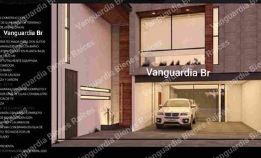 Casa  en venta en Delicias, Cuernavaca.  En privada de 4 casas en zona dorada, con alberca propia