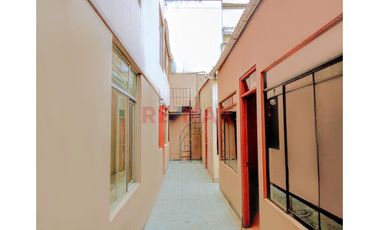 Se Alquila Amplia Casa Solo Primer Piso  – Ideal Para Oficinas O Negocios Surco A Una Cuadra De La Av. Polo