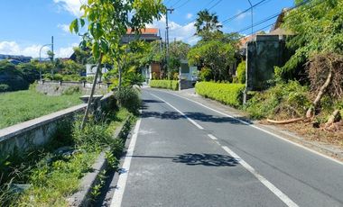 Tanah 2500m2 di Kawasan Komplek Villa dekat Legian