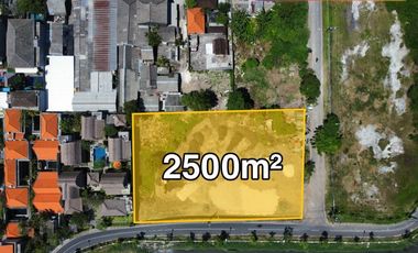 Tanah 2500m2 di Kawasan Komplek Villa dekat Legian
