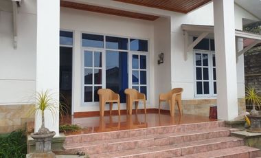 Dijual villa tawangmangu