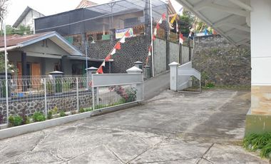 Dijual villa tawangmangu